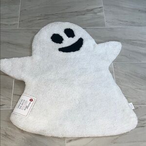 White Ghost Shaped accent rug